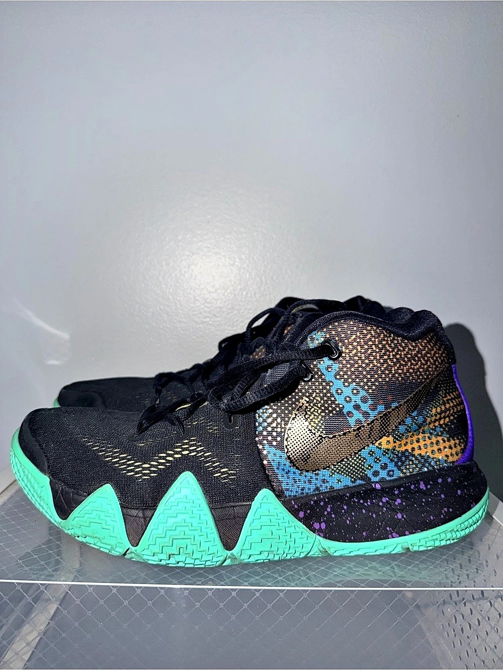 Nike Kyrie Basketball Shoes Black & Green